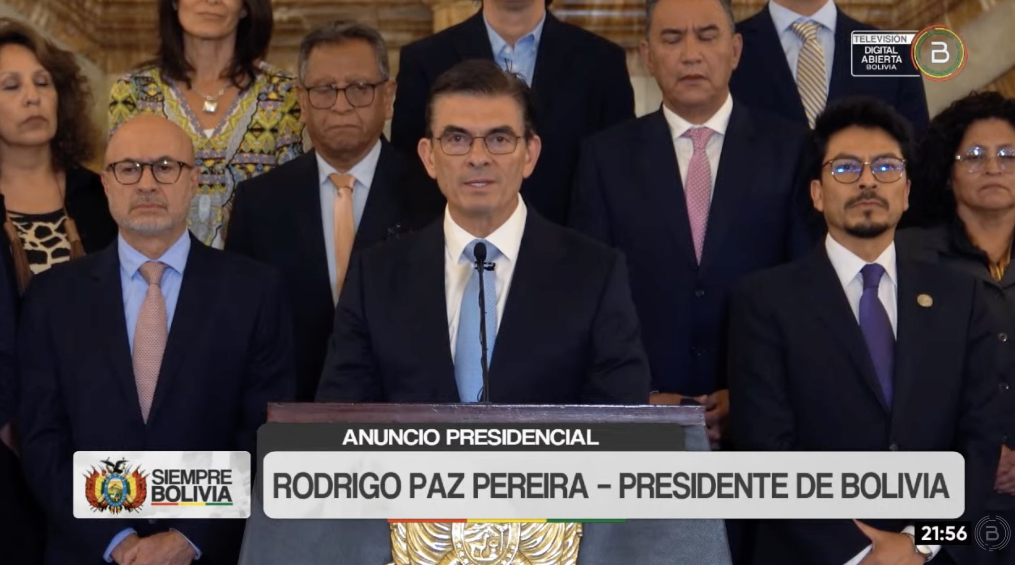 Presidente de Bolivia anuncia el fin de los subsidios a los combustibles en todo el país y el aumento del salario mínimo