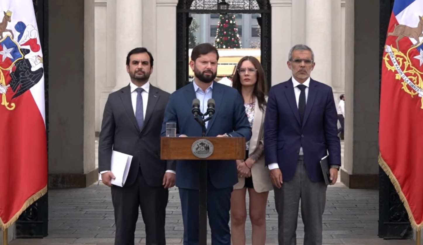 Presidente anuncia reforma constitucional en Gendarmería para separar funciones de seguridad de las de reinserción social