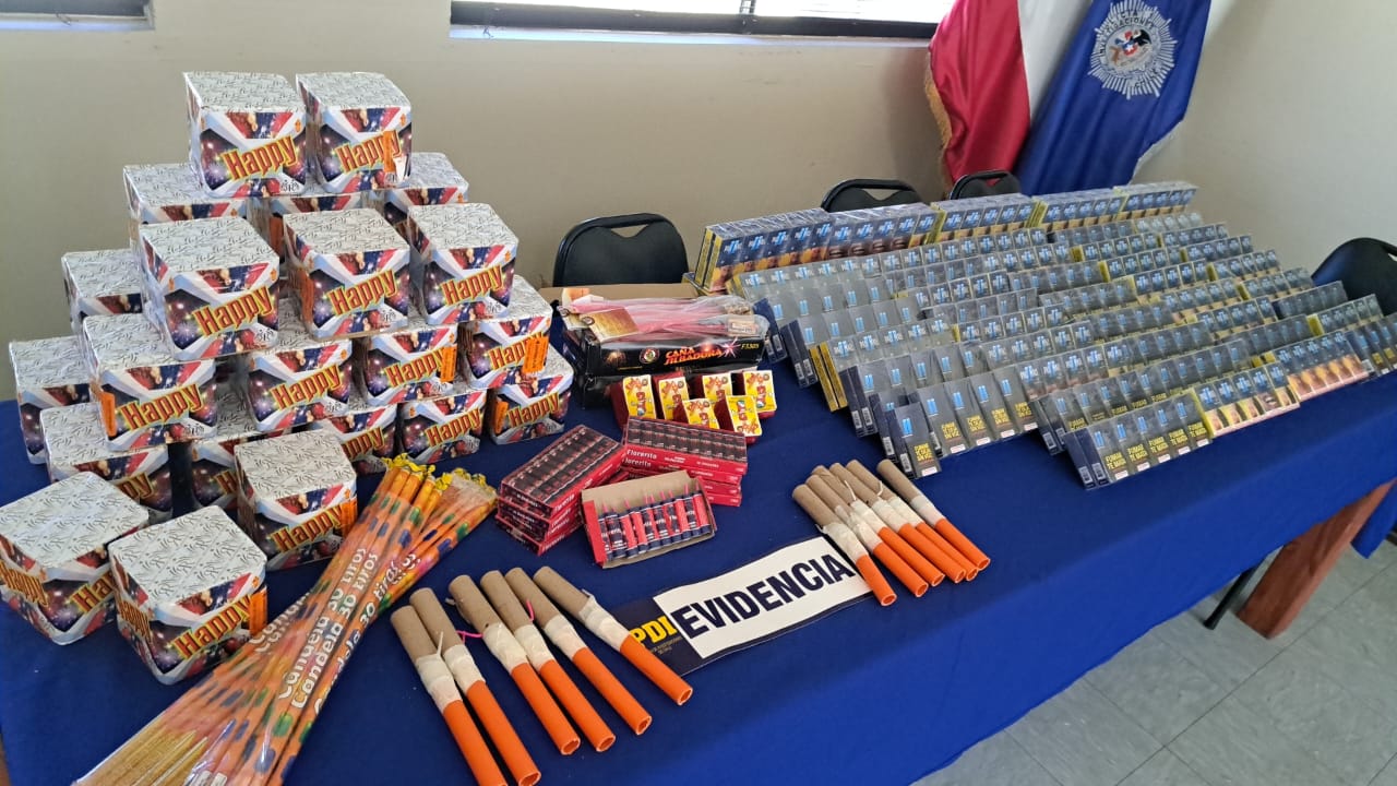 Alcalde de Arica inicia campaña y anuncia sanciones para vendedores y compradores de fuegos artificiales: “No a la pirotecnia ilegal”