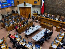 Senado destituye a ministro Diego Simpertigue tras aprobar acusación constitucional