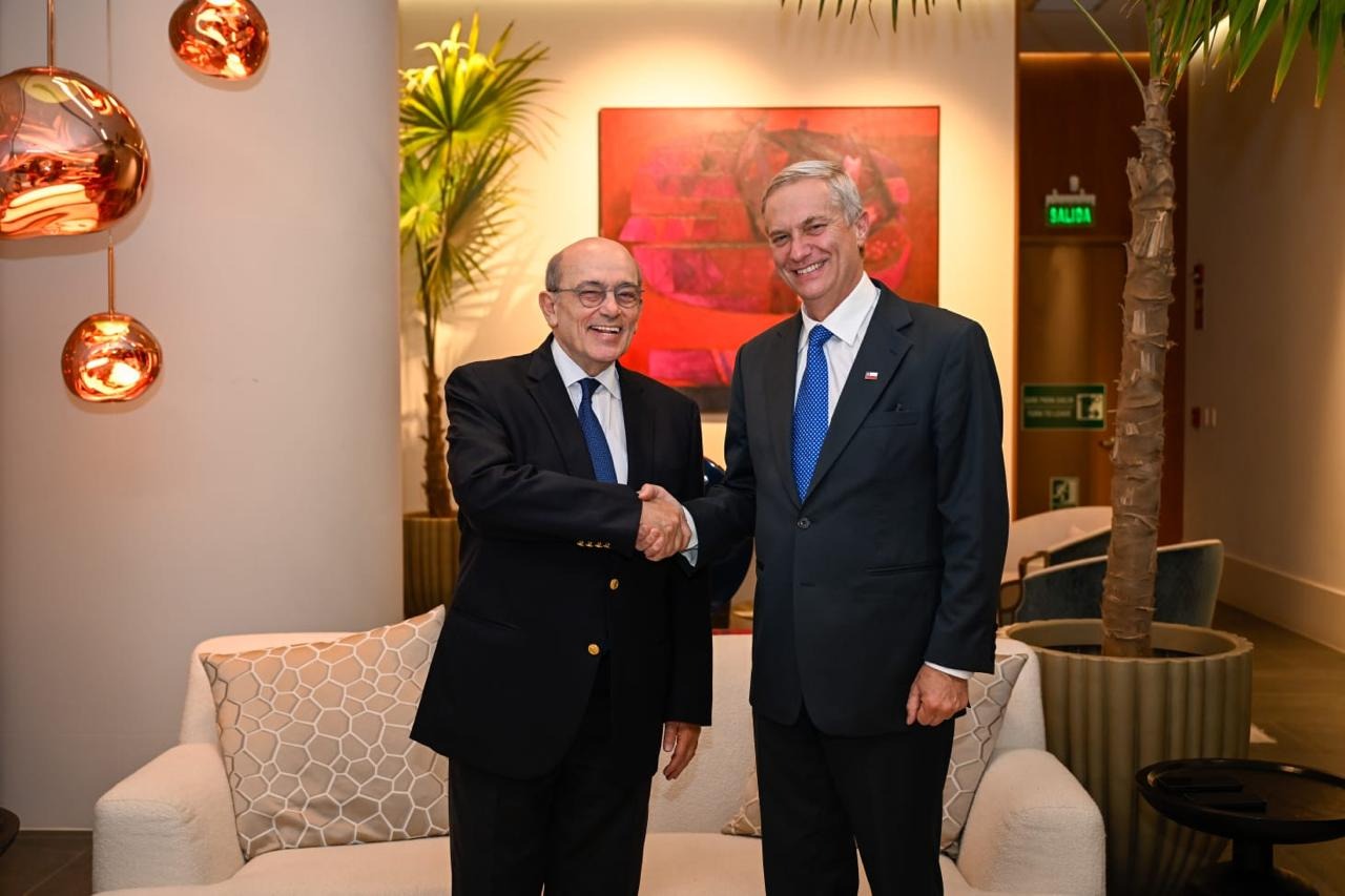 Kast inició gira por Ecuador tras reuniones en Perú para coordinar agenda regional sobre migración y seguridad