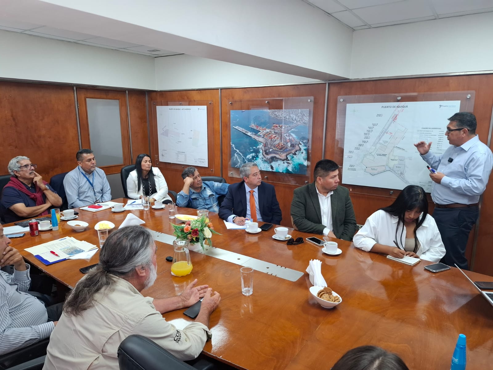 Cores se reúnen con gerente general de EPI para conocer proyecciones del terminal iquiqueño y características del corredor bioceánico