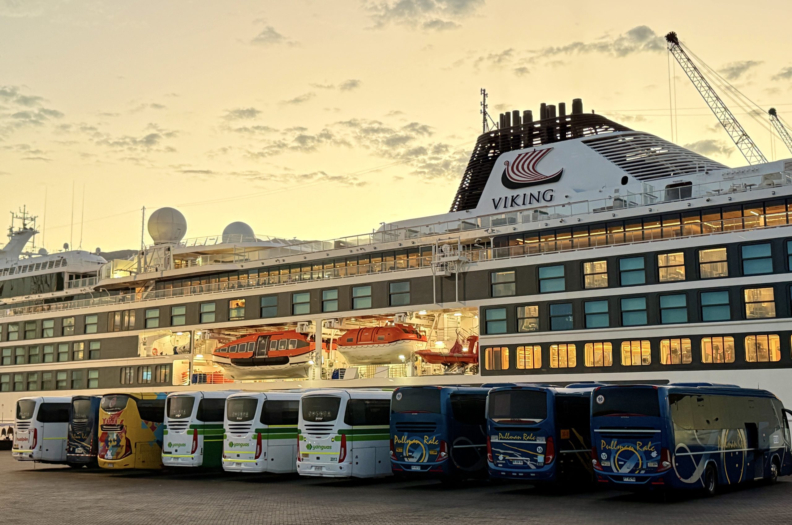 Crucero noruego con 600 personas a bordo puso fin a la temporada en Iquique