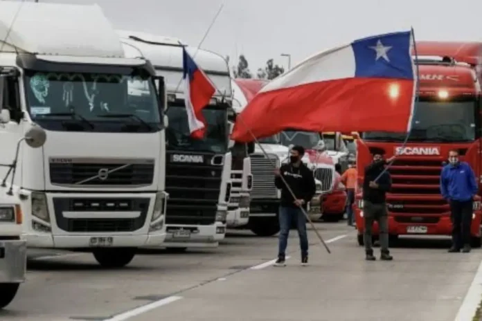 Gremio de camioneros de Tarapacá anuncia paralización por alza en el precio de los combustibles -1200x800