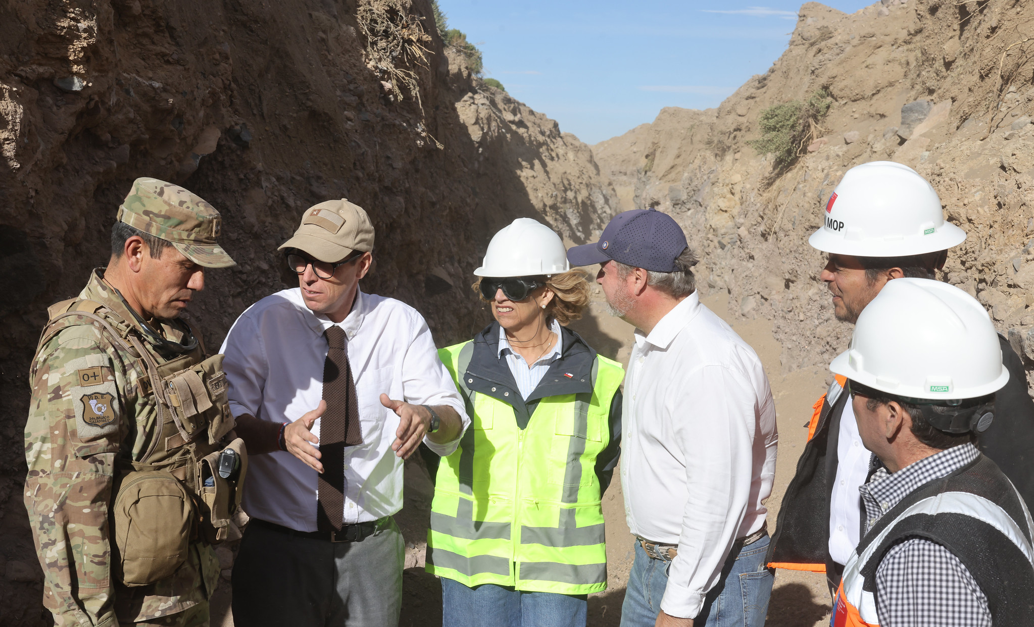 Ministro Arrau supervisa obras del “Plan Escudo Fronterizo” en Colchane: complejo fronterizo presenta 23% de avance