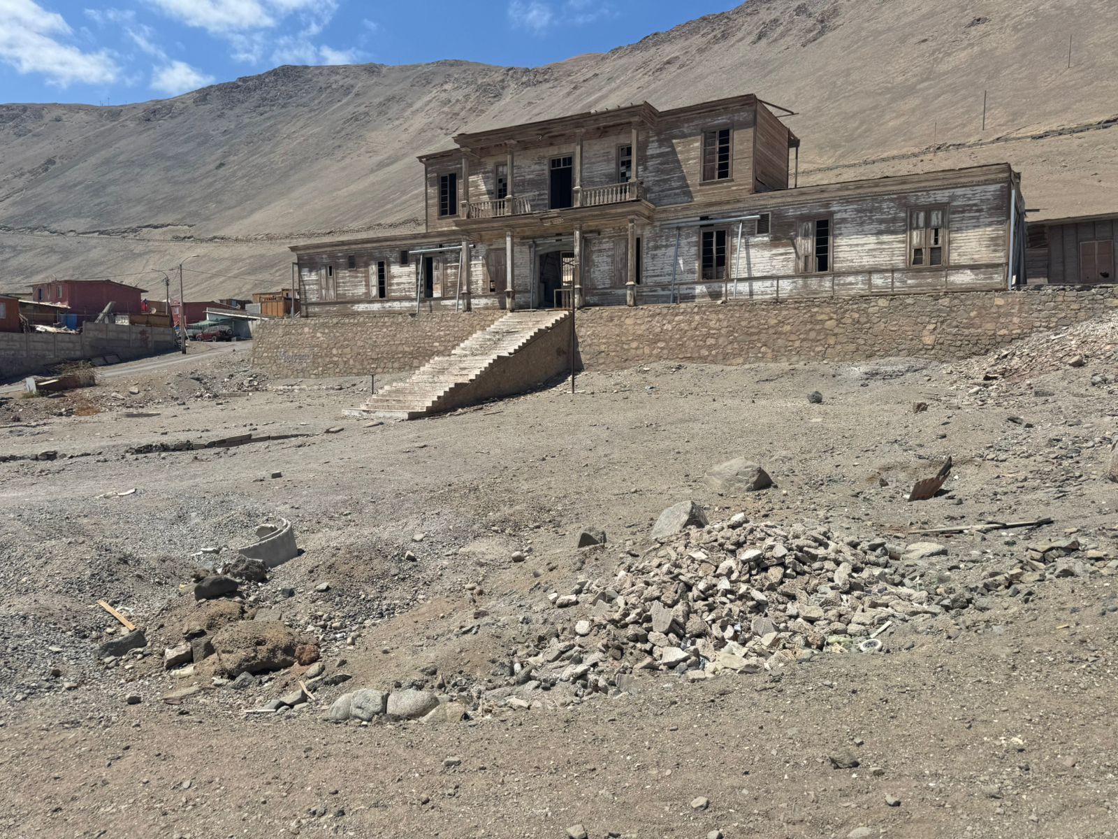 Bienes Nacionales resguarda con cierre perimetral histórico Hospital de Pisagua