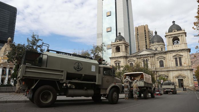 Presidente de Bolivia promulga ley que anula límites al Estado de Excepción en medio de protestas