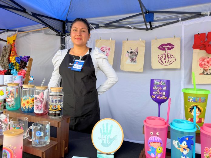 Emprendedoras del SernamEG fortalecen su vitrina comercial en nueva Expo Walmart Arica 2026