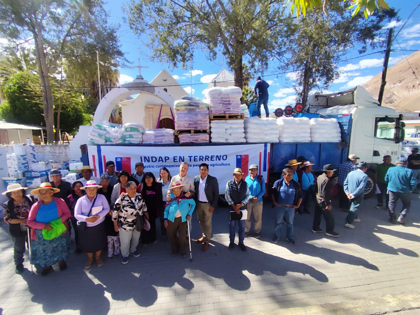 Instituto de Desarrollo Agropecuario entrega incentivos económicos a productores agrícolas de Camiña