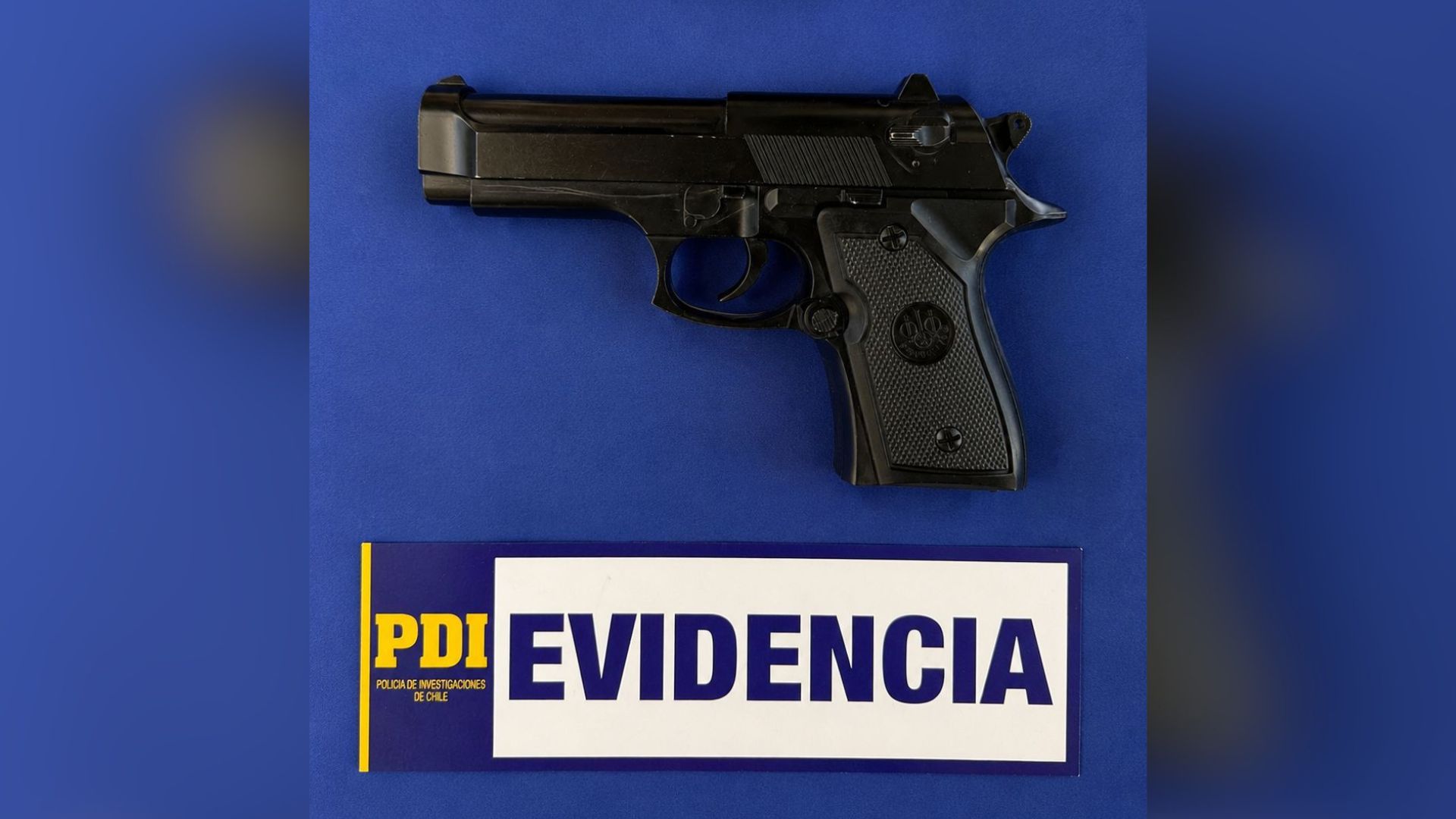 Sorprenden a estudiante con réplica de arma de fuego en colegio de Alto Hospicio