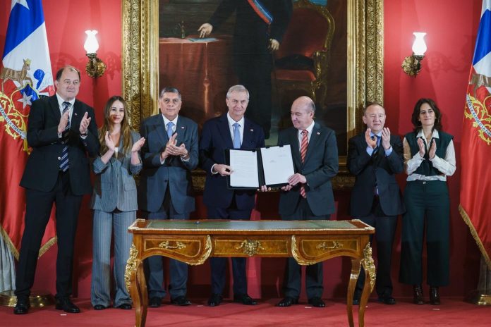 Gobierno y Congreso presentan indicaciones a proyecto de Reconstrucción Nacional