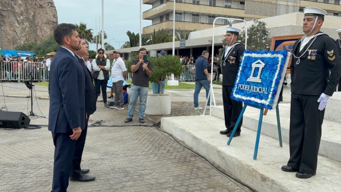 Presidente de la Corte de Arica asiste a desfile en homenaje a las Glorias Navales