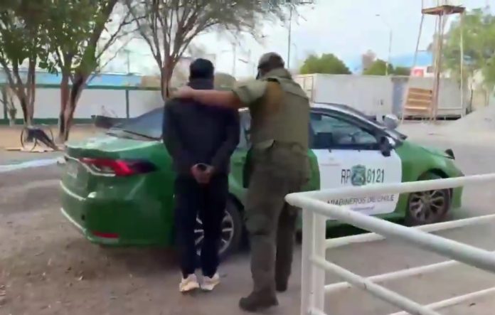Detienen a sujeto por receptación de vehículo robado en Alto Hospicio