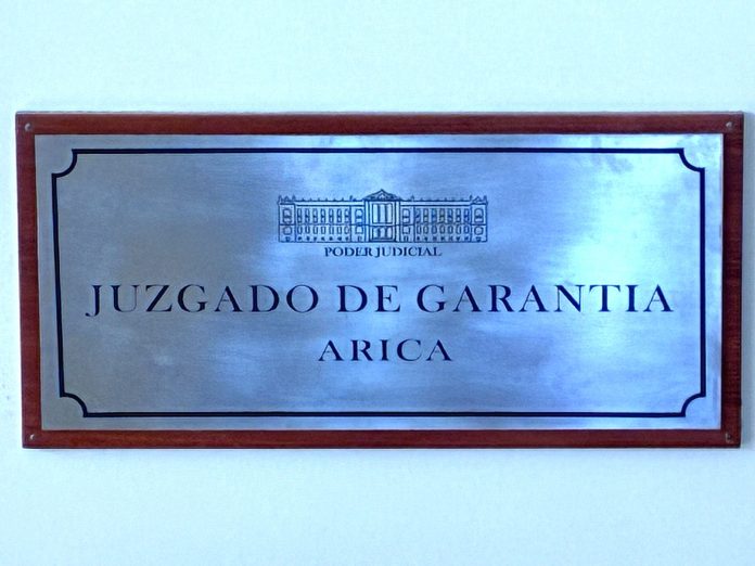 Tribunal de Arica deja detenido en tránsito a imputado por homicidio en la vía pública