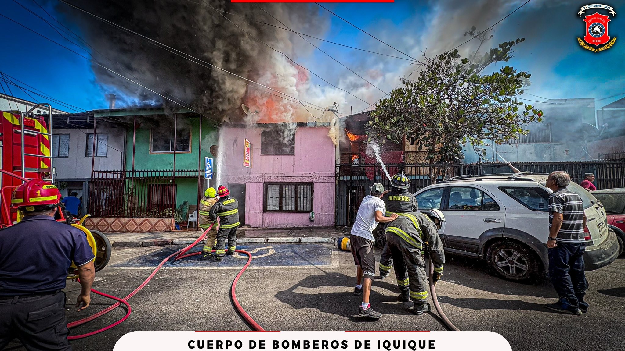 Cuatro viviendas afectadas tras incendio estructural en sector sur de Iquique