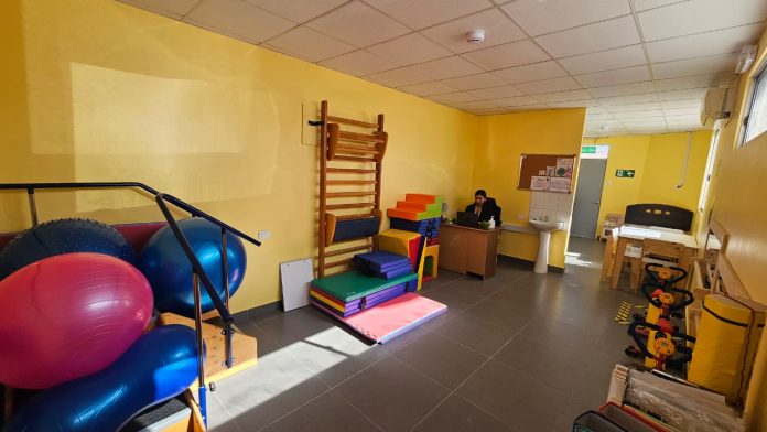 Red de Atención Primaria de Salud Municipal cuenta con nuevas salas para atención integral de niños, niñas y adolescentes autistas
