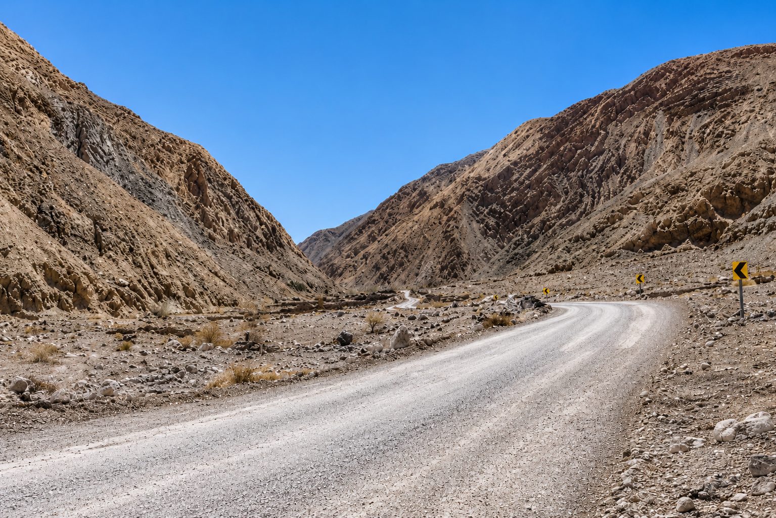 Tribunal ambiental admite reclamación de comunidad quechua contra proyecto fotovoltaico por US$635 millones en Pozo Almonte