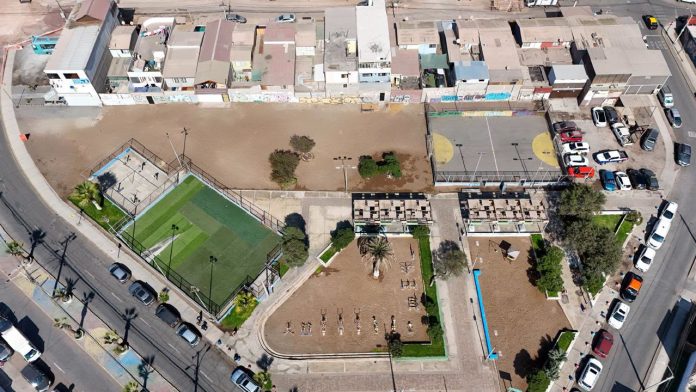 Autoridades proyectan nuevas infraestructuras educacionales para Alto Hospicio en Plaza O'Higgins y conjunto Ex Enami