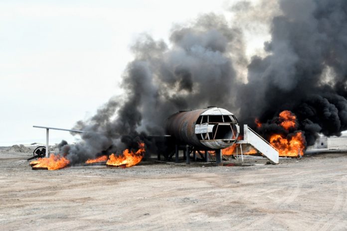 Simulacro de accidente aéreo movilizó a cerca de 100 estudiantes en el aeropuerto de Iquique