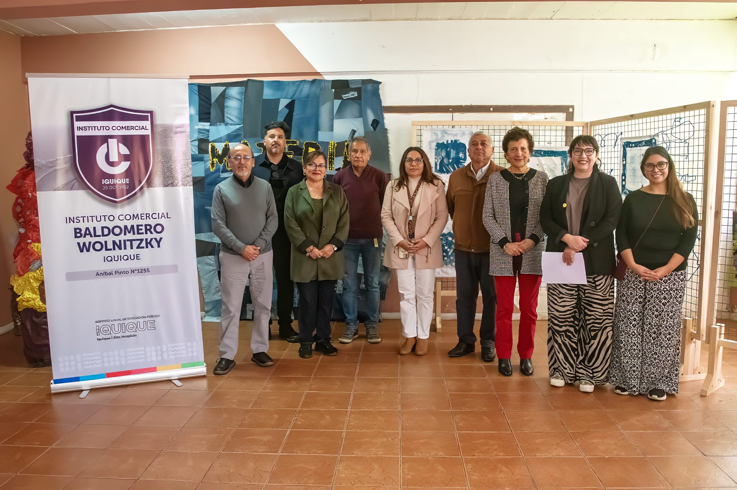 Más de 600 estudiantes visitan exposición de arte textil sustentable en el Instituto Comercial de Iquique