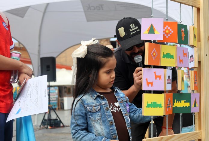 Niños conocieron la historia de la ex estación ferroviaria de Alto Barranco a través de libro para colorear