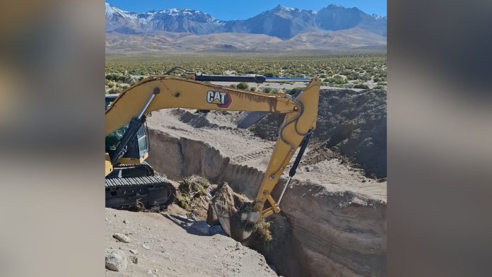 Gobierno demuele puente clandestino encontrado en la zanja de Kast en frontera de Colchane