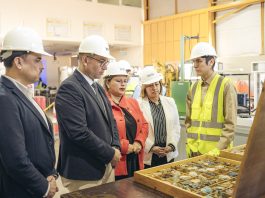 Autoridades destacan aumento de mujeres en minería durante visita al Liceo Minero Juan Pablo II de Alto Hospicio