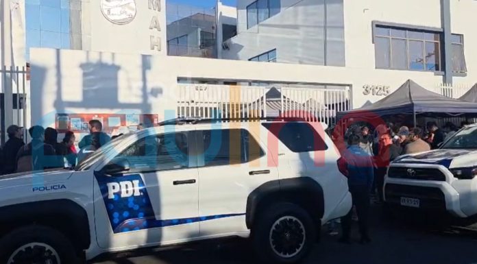 Allanan Municipalidad de Alto Hospicio y detienen a funcionarios por venta de licencias de conducir