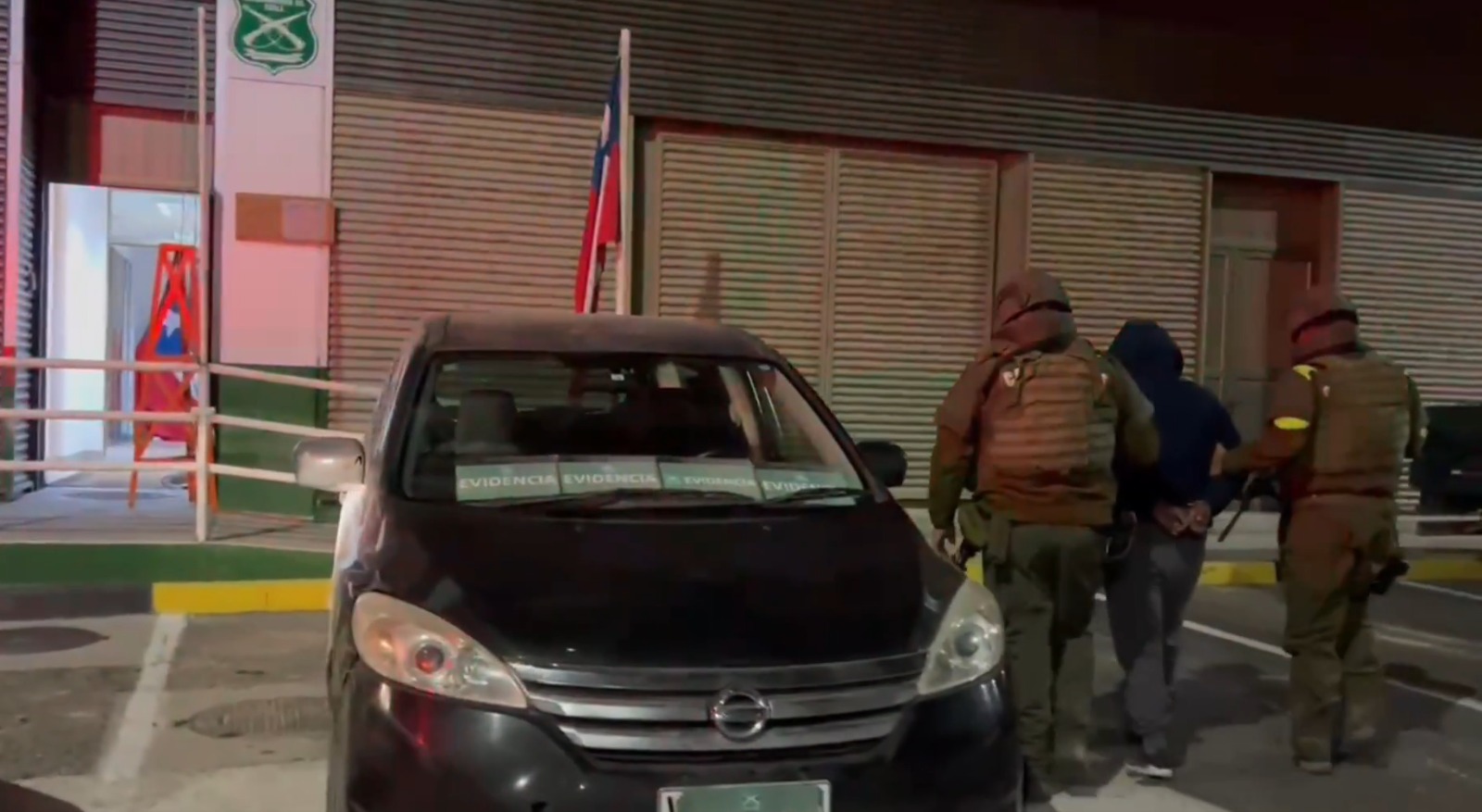 Detienen a dos personas por contrabando de vehículos en la frontera de Arica