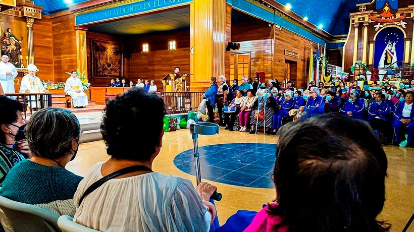 Municipio de Iquique abre inscripciones para tradicional peregrinación de adultos mayores a La Tirana