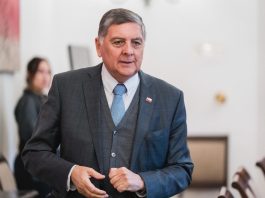 Gobierno defiende proyecto que amplía retención de migrantes de 5 a 60 días para concretar expulsiones