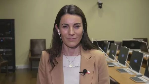 Ministra Arzola defiende cobros del CAE tras denuncias por embargo de cuentas: “Es importante hacer cumplir la ley”