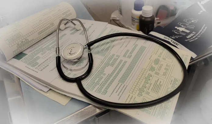 Tribunal condena a 17 imputados por emitir 70 mil licencias médicas falsas