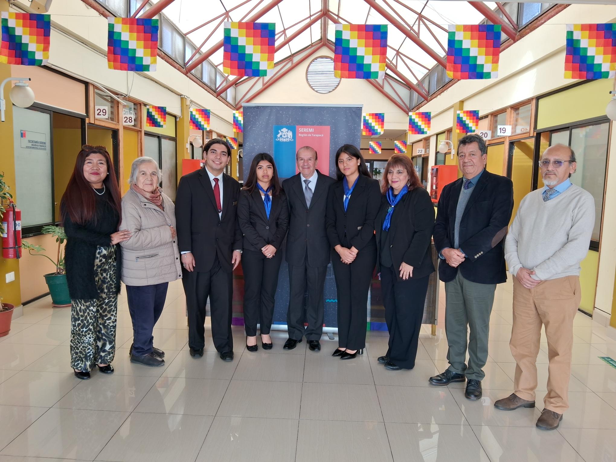 Destacan a estudiantes de Iquique que obtuvieron el segundo lugar en competencia nacional de inglés
