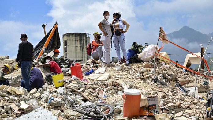 Aumentan a 3.685 los fallecidos por los terremotos en Venezuela