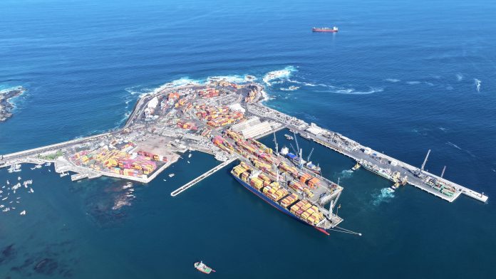 Puerto de Iquique cierra primer semestre con alza de 4% en transferencia de carga