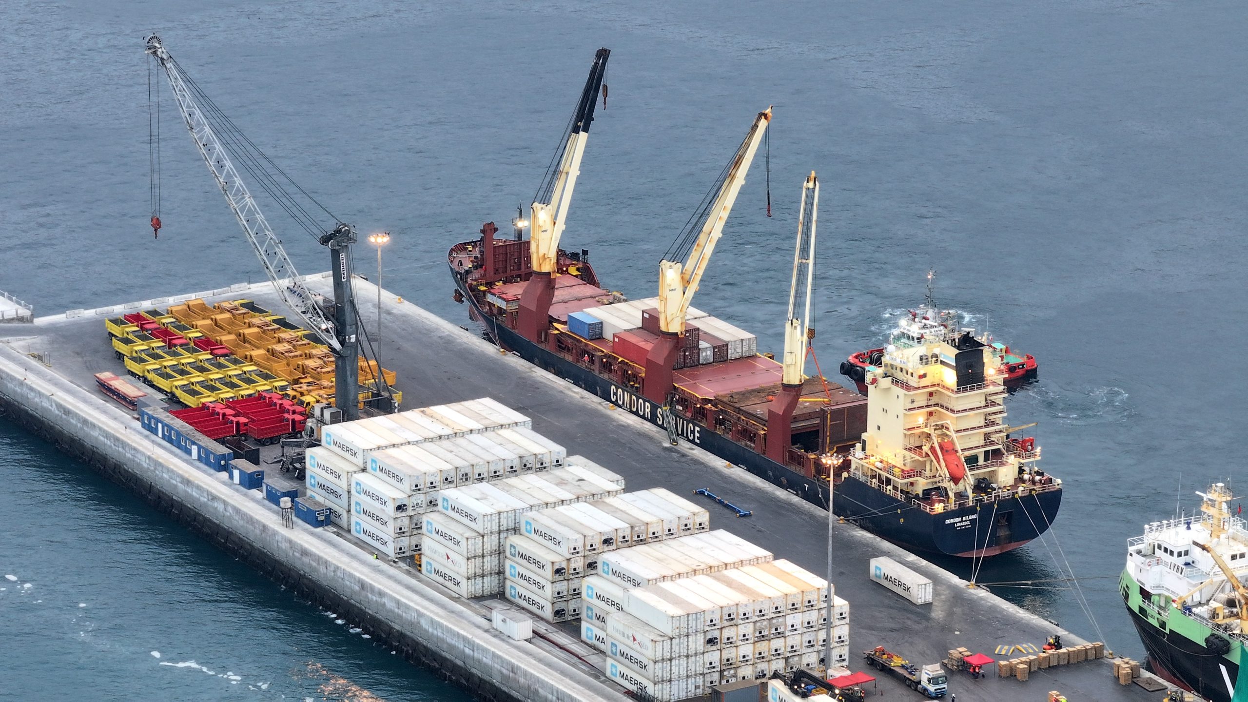 Puerto de Iquique recibe transformador de 116 toneladas para proyecto minero de Collahuasi