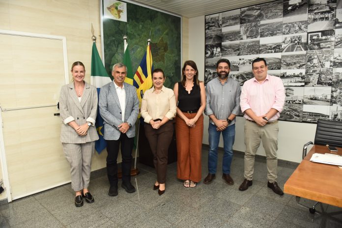 Iquique y Campo Grande proyectan fomentar intercambio turístico que impulse conexión aérea directa