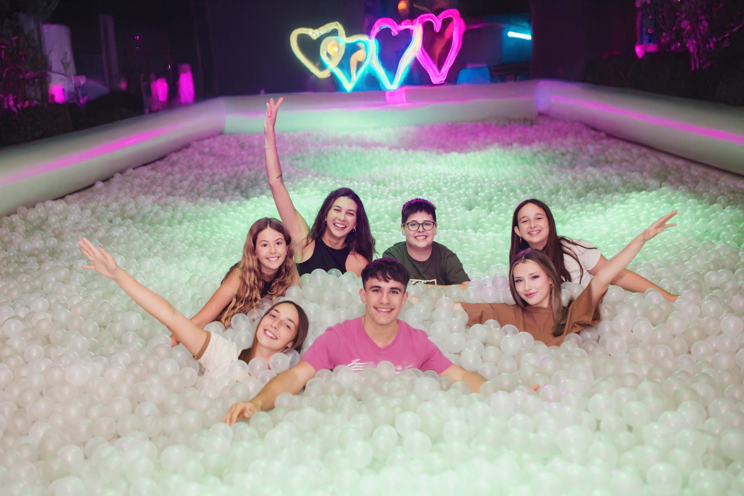 LOVE UP! | Llega a Iquique la experiencia inmersiva e interactiva más impactante de Latinoamérica
