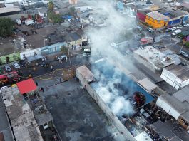 Una persona fallecida deja incendio que consumió vivienda en el centro de Iquique