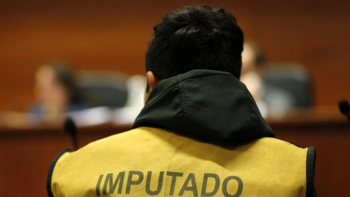 En prisión queda hombre acusado de apuñalar a su hermano menor y arrancarle un dedo con sus dientes en Arica