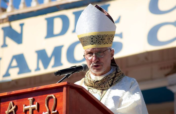 Monseñor Covili cuestionó las actitudes punitivas hacia los migrantes durante misa de La Tirana