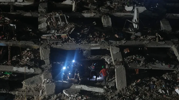 Aumenta a 6.125 la cifra de fallecidos por los dos terremotos en Venezuela