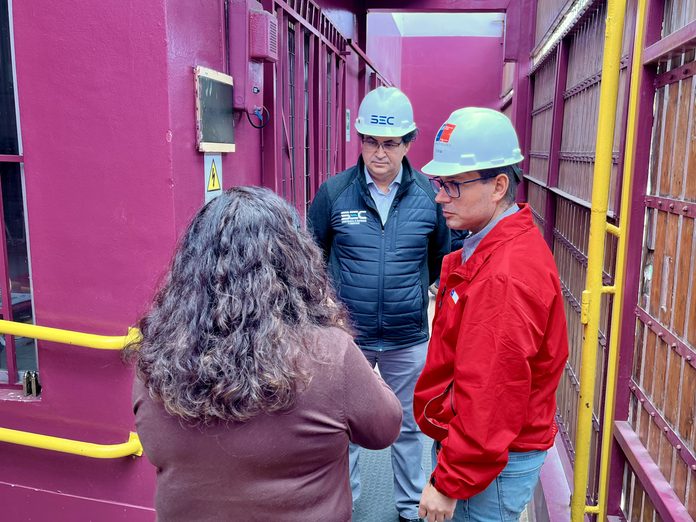 Revisan condiciones eléctricas de establecimientos educacionales de Iquique afectados por lluvias