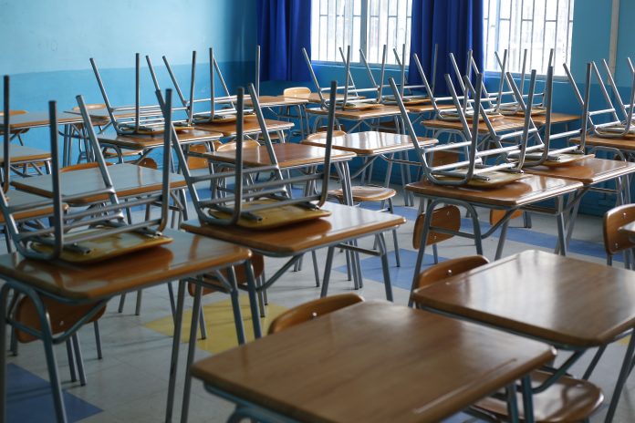 Suspenden clases en establecimientos educacionales de Iquique, Alto Hospicio y todo el litoral costero por sistema frontal