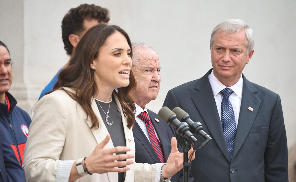 Natalia Duco renuncia como ministra del Deporte en medio de polémica por uso de vehículo fiscal