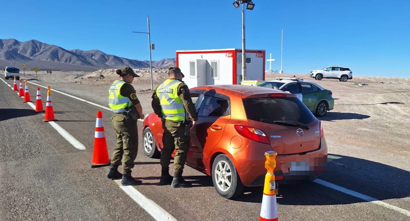 Carabineros refuerza servicios preventivos en poblado de Tarapacá por fiesta de San Lorenzo