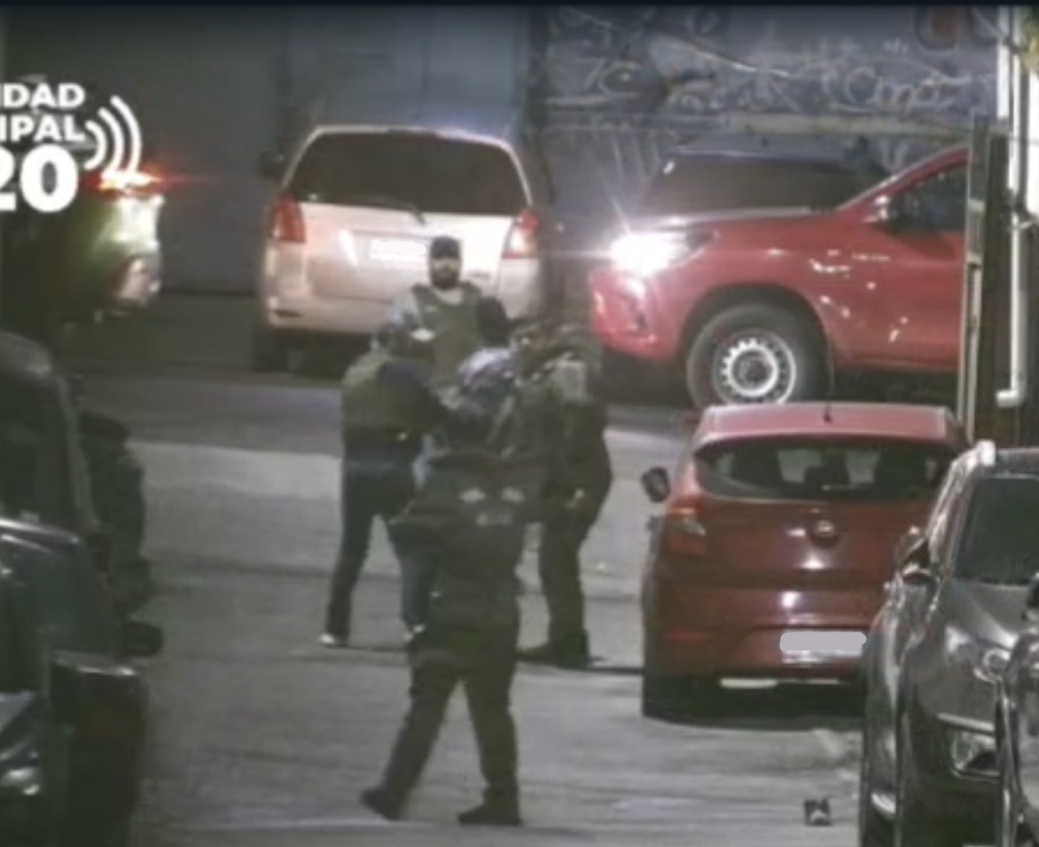 Hombre fue detenido tras incendiar un automóvil estacionado en Iquique