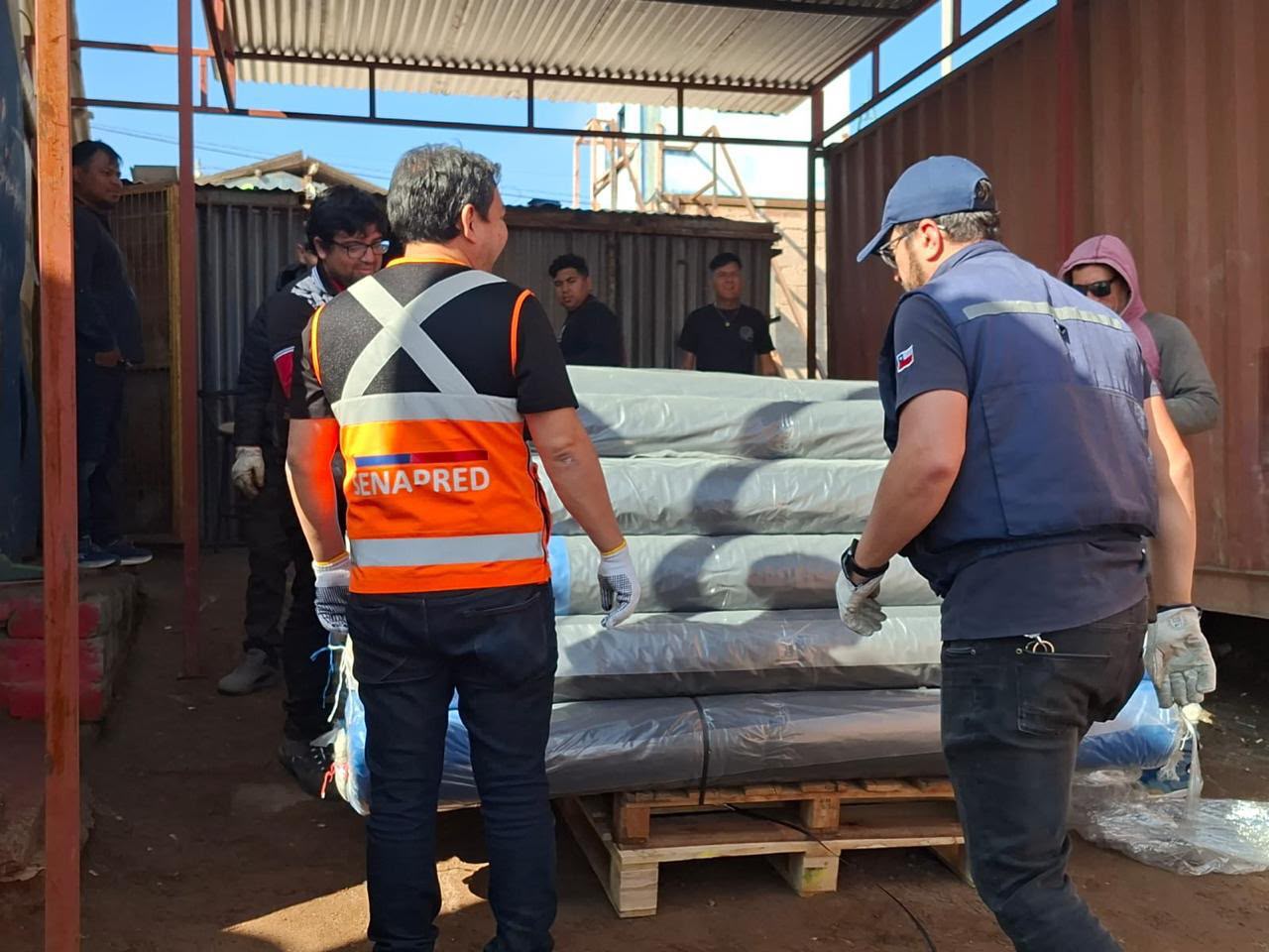 Autoridades coordinan entrega de ayuda de emergencia a Iquique y Alto Hospicio