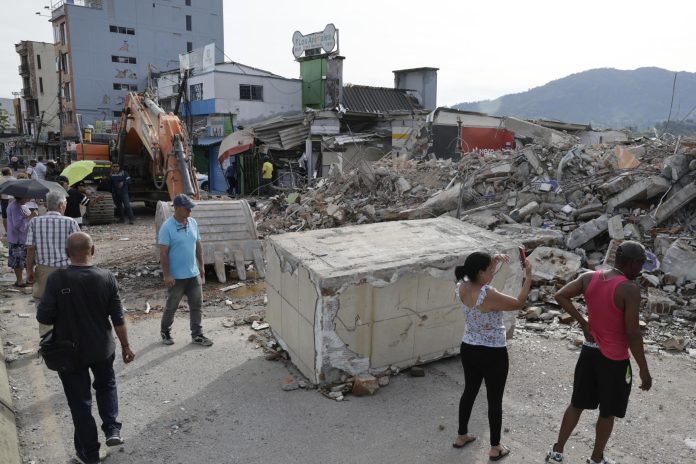 Abelardo de la Espriella anuncia "emergencia económica" para enfrentar la reconstrucción tras el terremoto en Colombia